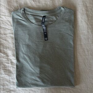 Vuori Men's Gray Strato Tech Tee